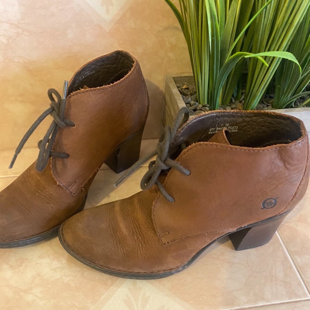 Born Fina Boots. Size 7. Two pairs available.